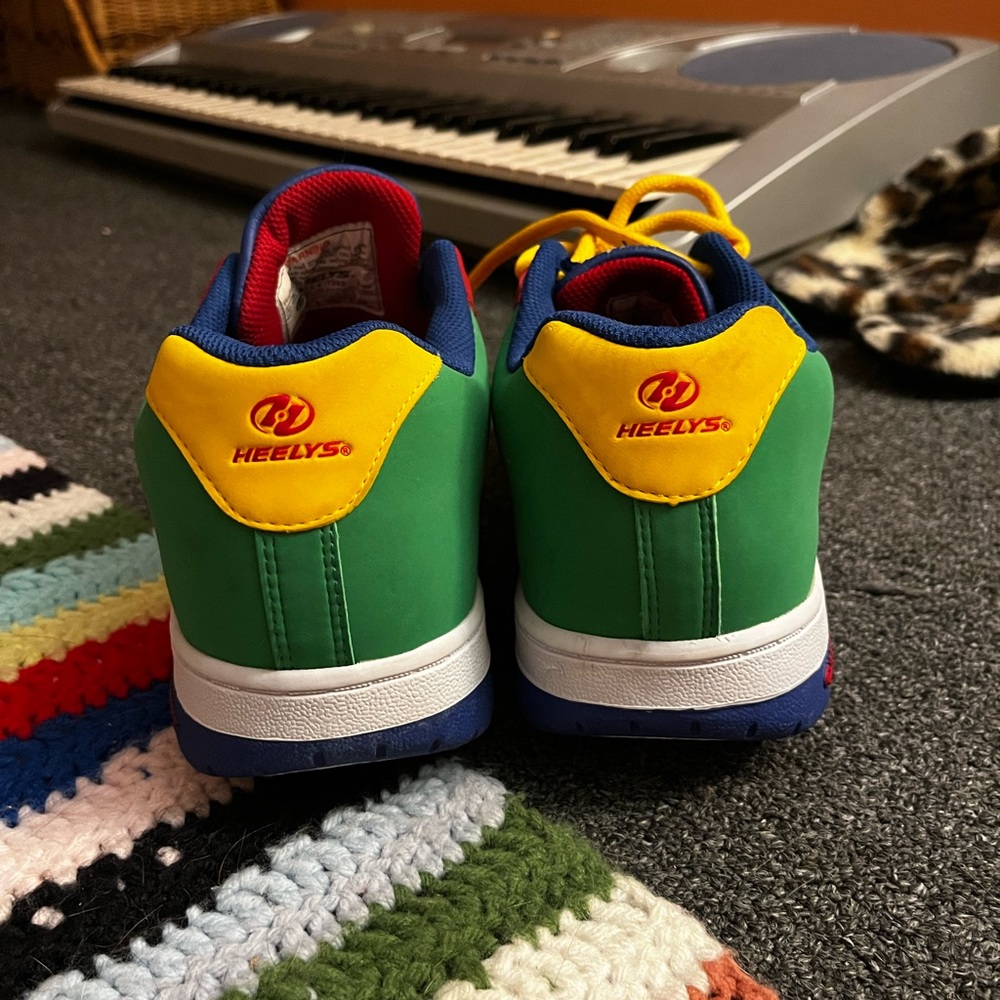 Heelys Colorblock sneakers with wheels